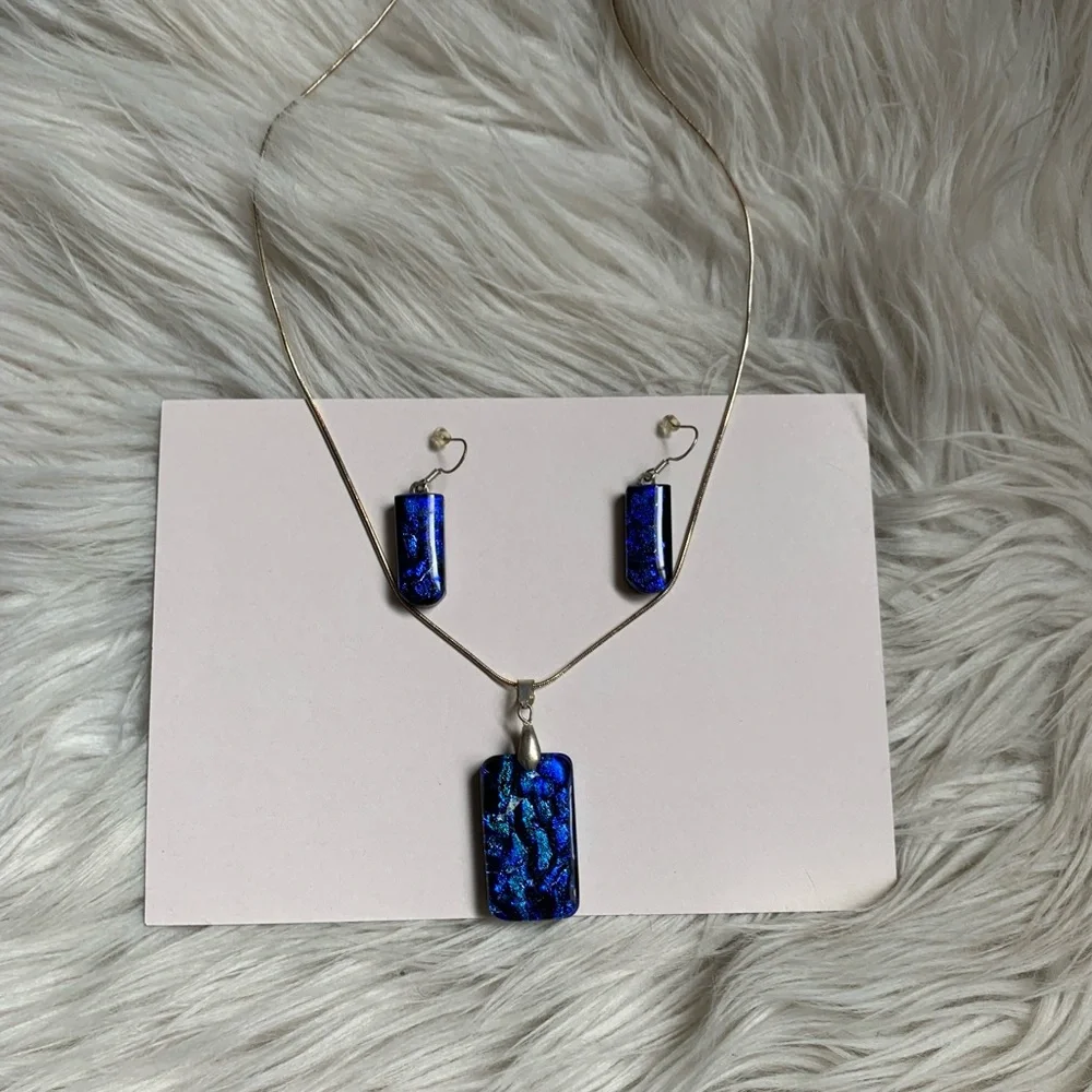 Elegant Blue Jewelry Set - Picture 5 of 14